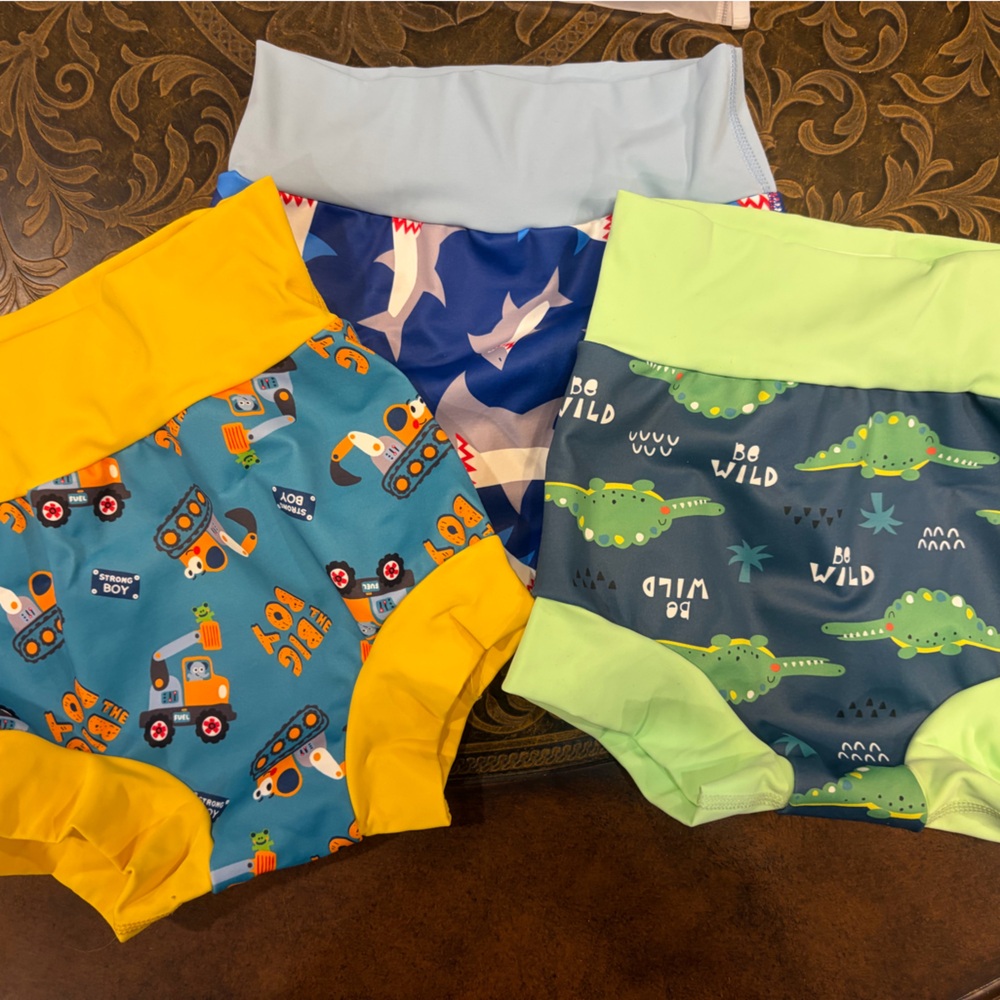 4 T Moomoo Baby reusable swim diapers